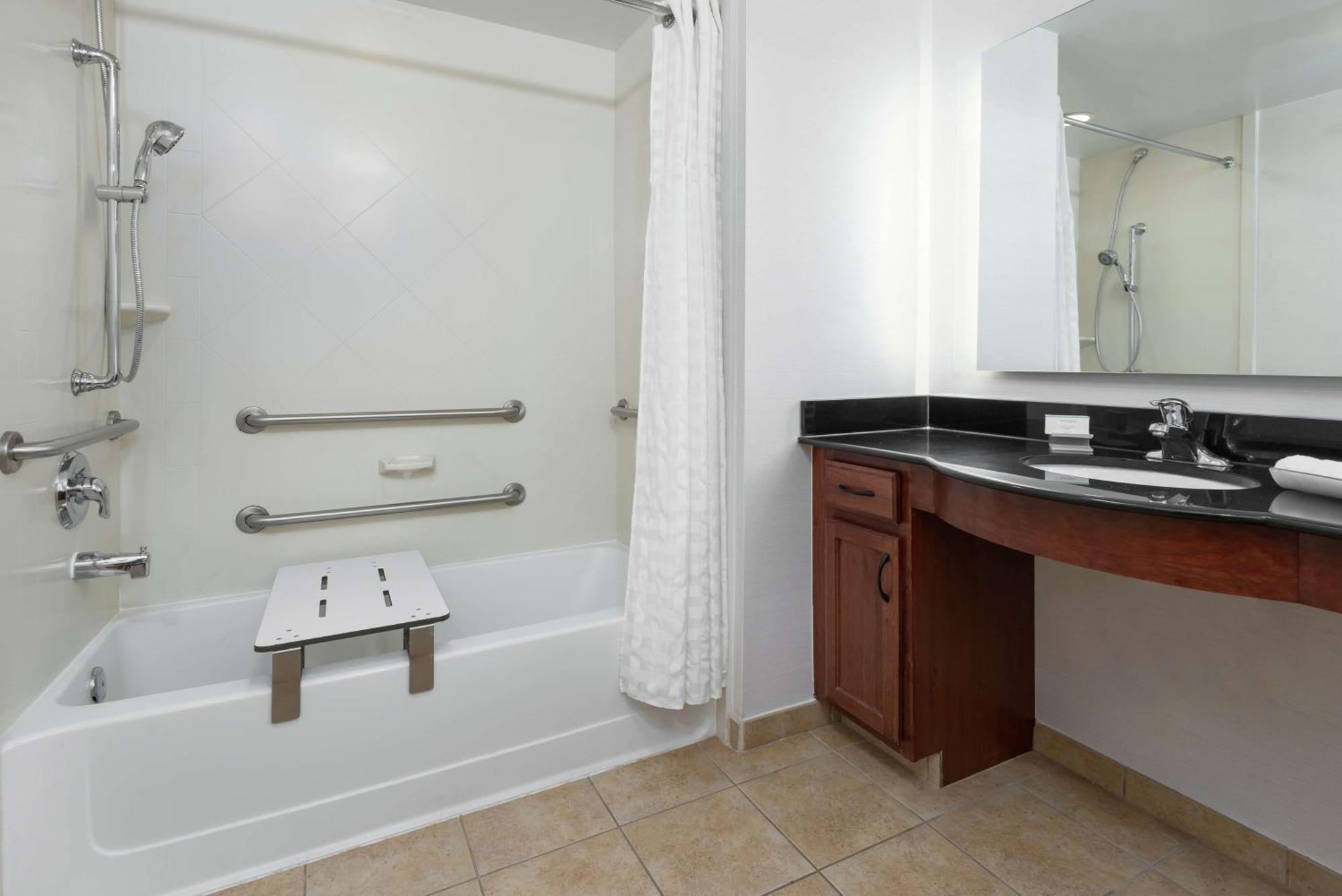 Homewood Suites By Hilton Cleveland-Beachwood Exterior photo